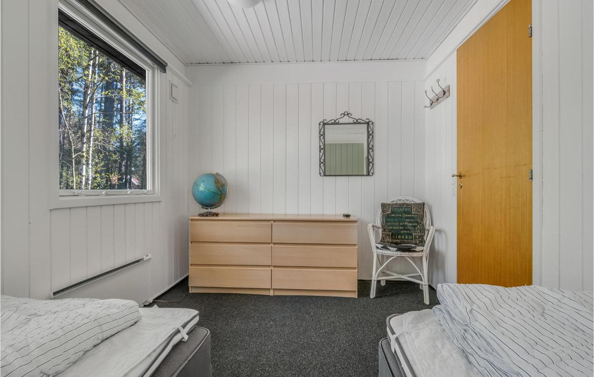 Lovely Home In Nexo With Kitchen エクステリア 写真